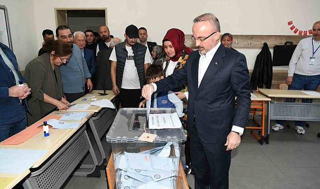 İçişleri Bakan Yardımcısı Bülent Turan oyunu Lapseki'de kullandı