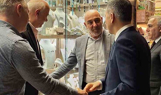 İçişleri Bakanı Yerlikaya, Kapalı Çarşı ve Mısır Çarşısını ziyaret etti
