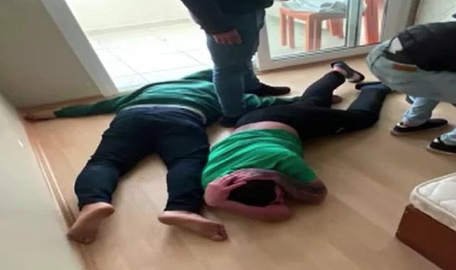 İçişleri Bakanı Yerlikaya: "Mersin'de düzenlenen 'MAHZEN-4' operasyonunda suç örgütü üyesi 9 şüpheli yakalandı"