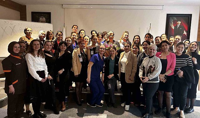 İEÜ Medical Point Hastanesinde 8 Mart coşkusu