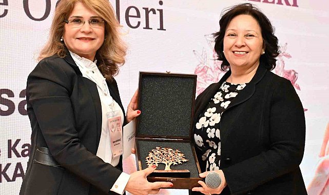 İEÜ'ye 'Kadınların Geleceğini Güçlendiren Üniversite' ödülü