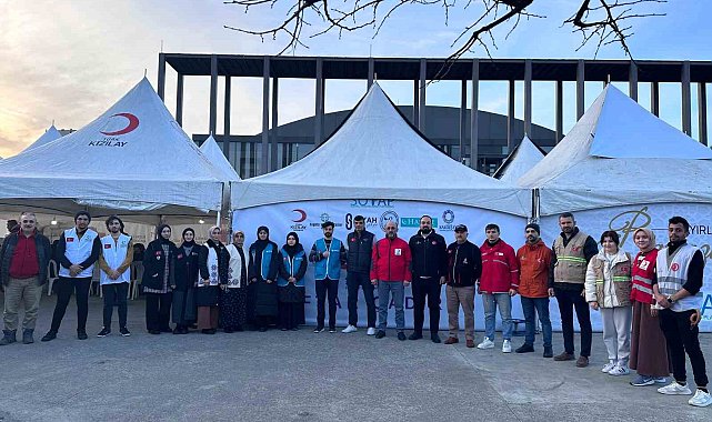 İftar çadırı ihtiyaç sahiplerine kucak açıyor