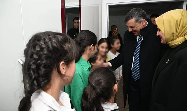 İftarlarını çocuklarla açtı