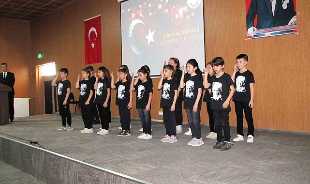 İlkokul öğrencileri Çanakkale türküsünü işaret diliyle seslendirdi