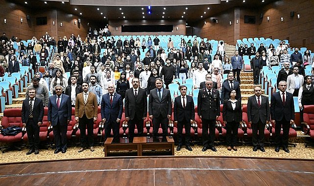 İmanla ve Kanla Yazılan Destan: Çanakkale, Uşak Üniversitesinde anlatıldı