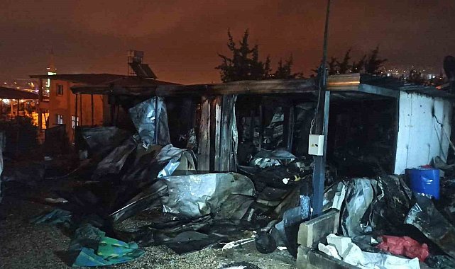 İskenderun'da konteyner yangını