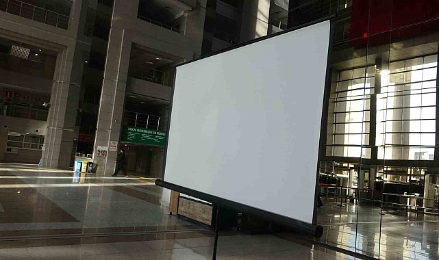 İstanbul Adalet Sarayı'na resmi veriler için ekran kuruldu