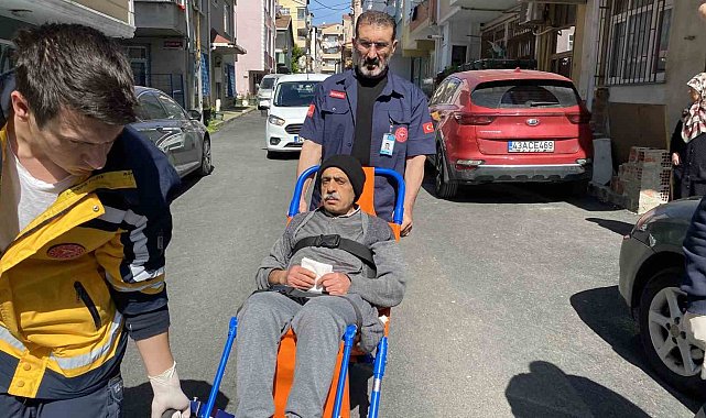 İstanbul'da KOAH hastası evinden alınıp ambulansla oy vermeye götürüldü