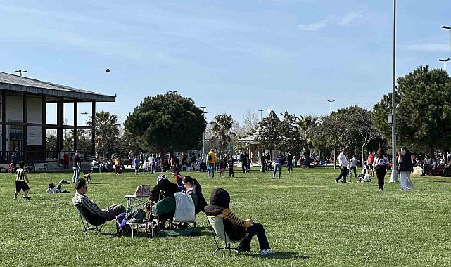 İstanbul'da oyunu kullanan vatandaşlar sahillere akın etti