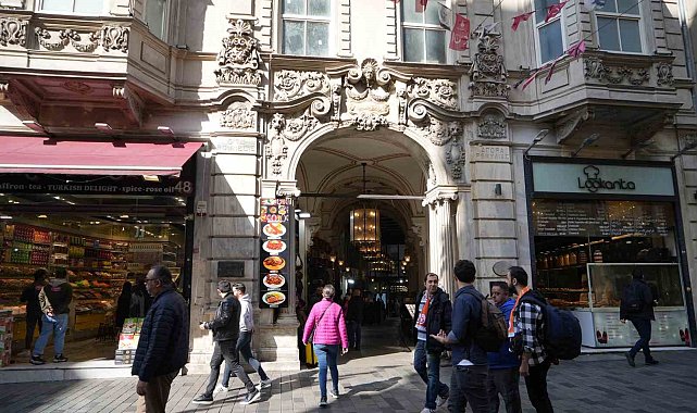 İstiklal Caddesi'nde keşfedilen 130 yıllık gizemli tünel: Rumeli Han geçidi ziyaretçilerin uğrak noktası oldu