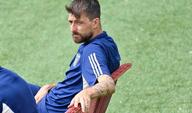 İtalya Milli Takımı'nda, ırkçılık yaptığı öne sürülen Acerbi'nin yerine Mancini kadroya alındı