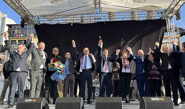 İYİ Parti Genel Başkanı Akşener Bandırma'da