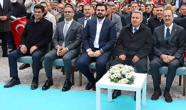 İzmir Valisi Elban: "Deprem illeri dışında okul yatırımı alan tek il biziz"