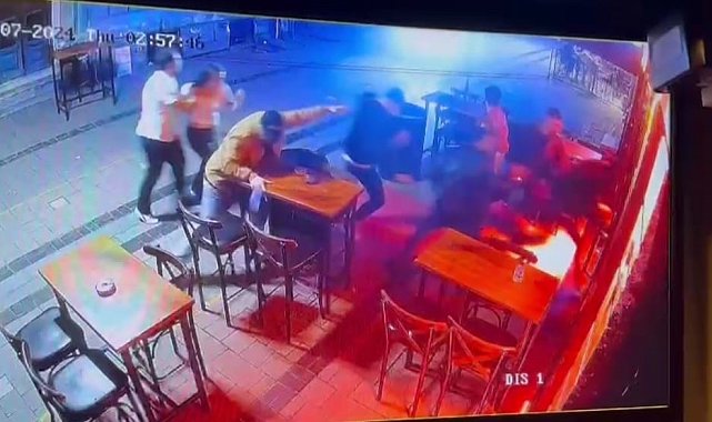 İzmir'de eğlence mekanına silahlı saldırıda canlarını zor kurtardılar