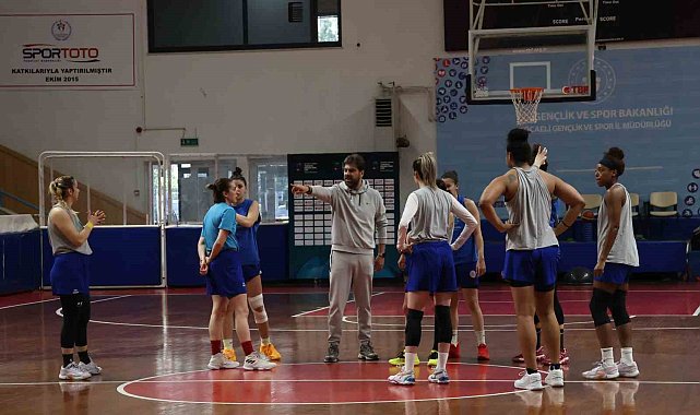 İzmit Belediyespor oyuncuları play-off maçını sabırsızlıkla bekliyor