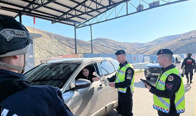 Jandarma ekipleri kadınları unutmadı