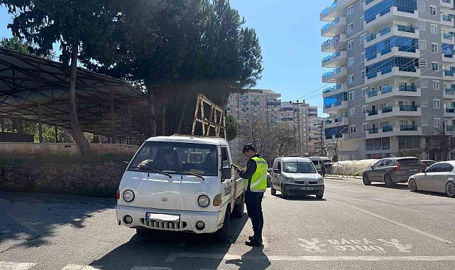 Jandarmadan 101 araç ve sürücüsüne 189 bin 15 lira para cezası