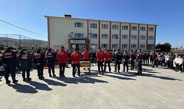 Jandarmadan öğrencilere "Deprem Farkındalık" eğitimi
