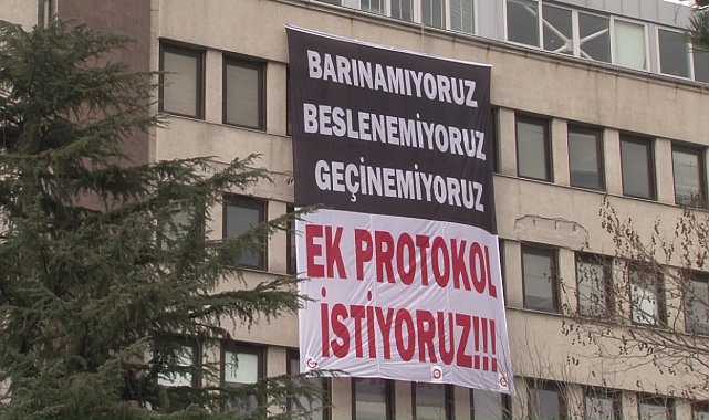 Kadıköy Belediyesi'nde çalışan işçiler eylem yaptı