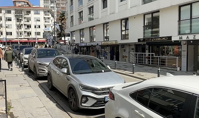 Kadıköy'de silahlı kavga: Sokak ortasında ateş açtı