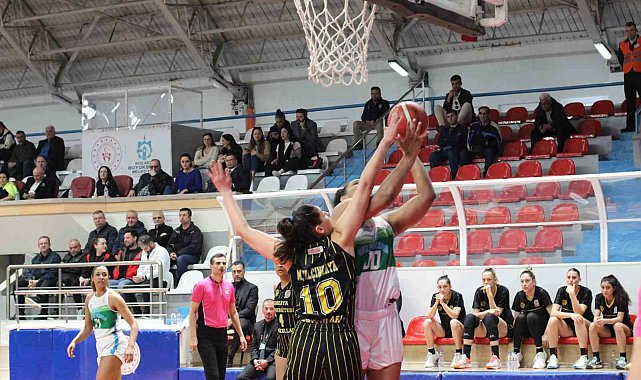 Kadınlar Basketbol Süper Ligi: İzmit Belediyespor: 113 - Çankaya Üniversitesi: 104