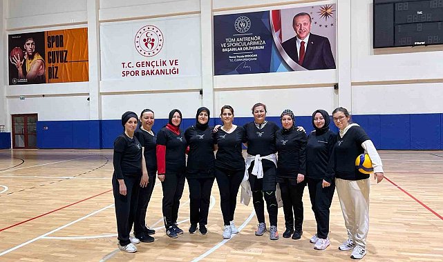 Kadınlar Günü nedeniyle voleybol müsabakası