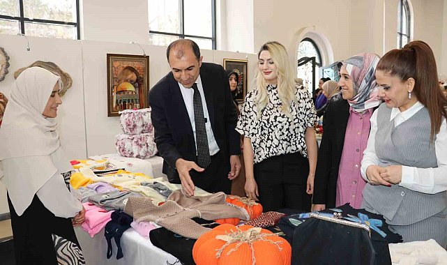 Kadınların el emeği göz nuru ürünleri sergilendi