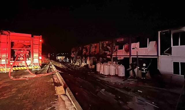 Kahramanmaraş'ta 400 işçinin kaldığı konteynerdeki yangın söndürüldü