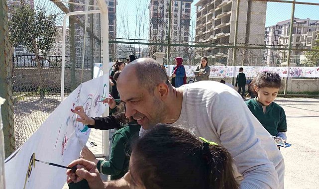Kahramanmaraş'ta öğrenciler sulu boyayla iç dünyasını yansıttı