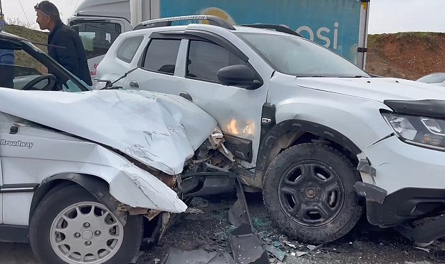 Kahta'da otomobiller çarpıştı: 2 sürücü yaralandı