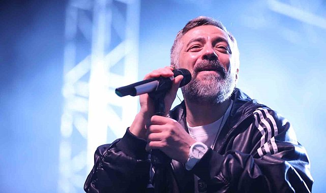 Karadenizliler Gecesinde Resul Dindar coşturdu