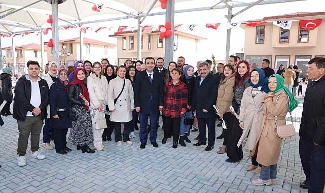 Karaman'da Mümine Hatun Çarşısı hizmete açıldı