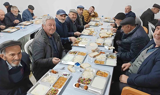 Karaören'de 2005 yılında başlatan toplu iftar geleneği sürüyor