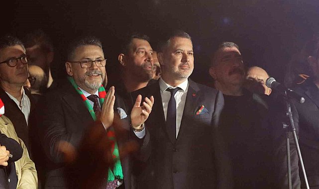 Karşıyaka, stadyum için taraftar mitingi düzenledi