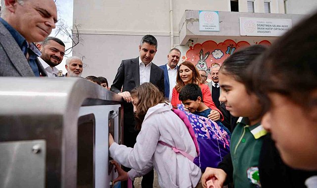 Kartal Belediyesi'nden ilçedeki okullara içme suyu istasyonları