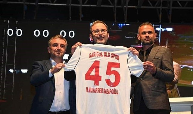 Kasapoğlu'na forma hediye edildi