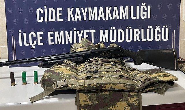 Kavga ettiği şahsa benzettiği kişiyi rehin aldı, tutuklandı