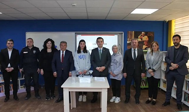 Kaymakam Şahin bölge yarışmalarında Bayburt'u temsil etmeye hak kazanan projeleri inceledi