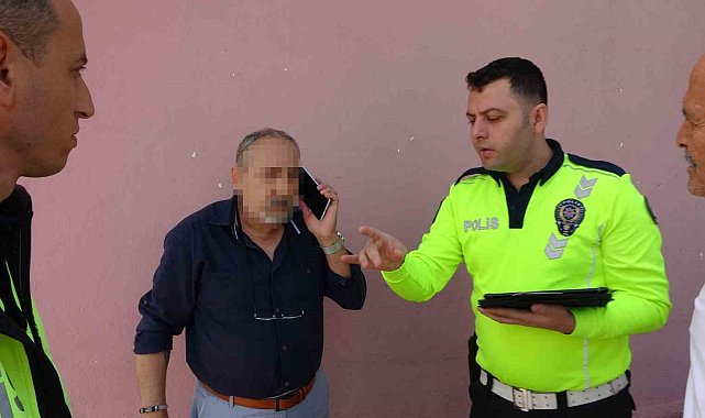 Kaza yapan araçtan çıkıp, "Kim kaza yaptı, ben neredeyim, benim eşim kim" diye sordu