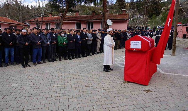 Kazada ölen uzman çavuşa Karaman'da acı veda