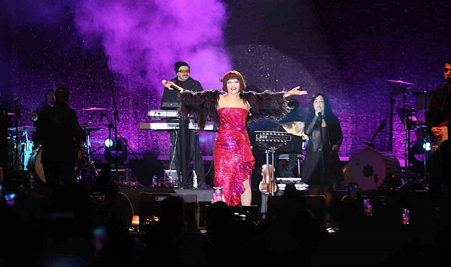 Kazım Kurt'tan 8 Mart'a özel Göksel konseri