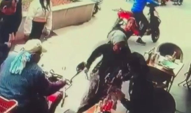 Kendisine para vermeyen kadını bıçaklayan dilenci tutuklandı