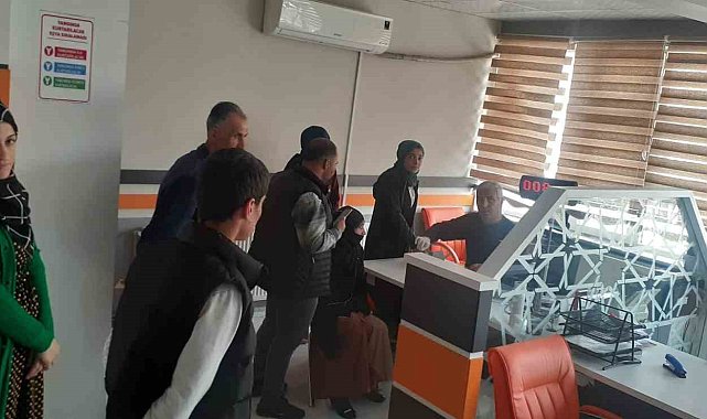 Kimliğini kaybeden seçmenler soluğu nüfus müdürlüklerinde aldı