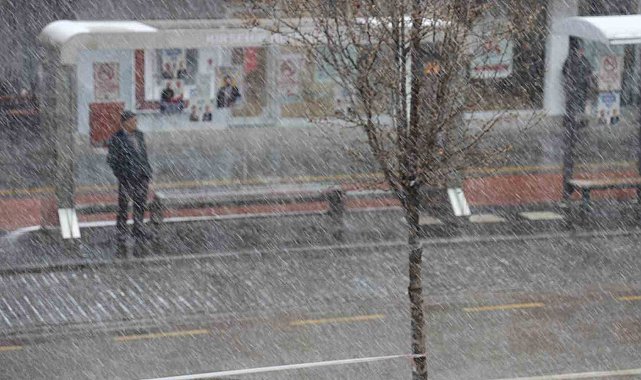 Kırşehir'de kar yağışı etkili oldu