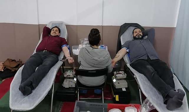 Kızılay'a kan bağışında bulundular