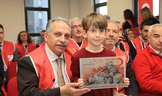 Kızılay'dan Başkan Yalçın'a övgü ve teşekkür plaketi