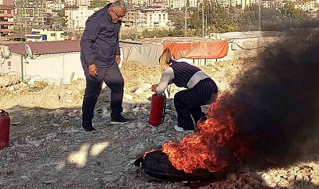 Konteyner kentte yaşayan vatandaşlara yangın güvenliği eğitimi