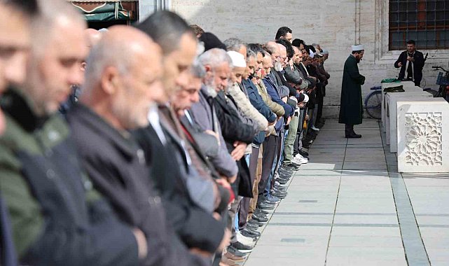 Konya'da İsrail'in yardım konvoyuna saldırısında hayatını kaybedenler için gıyabi cenaze namazı kılındı
