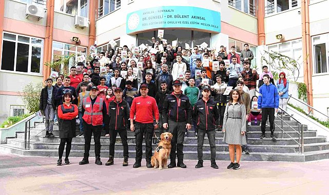 Konyaaltı'nda özel öğrencilere deprem tatbikatı