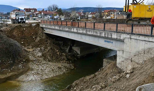 Köprü yapımında çalışmalar büyük ölçüde tamamlandı